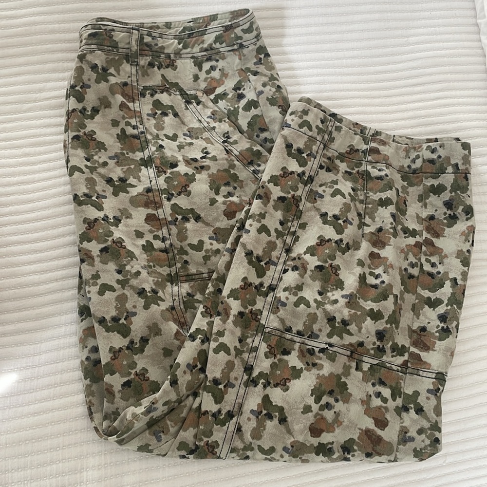Anthropologie Plus Carson Utility Camo Barrel Pant Plus Size 16
